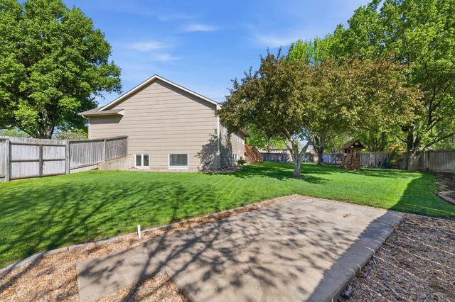 2414 N Covington Ct, Wichita, KS 67205