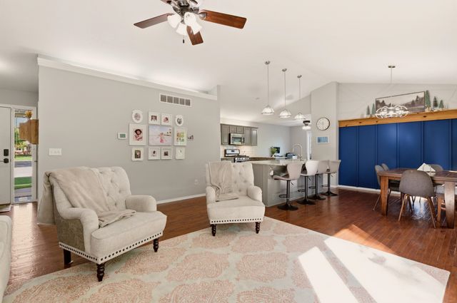 2414 N Covington Ct, Wichita, KS 67205