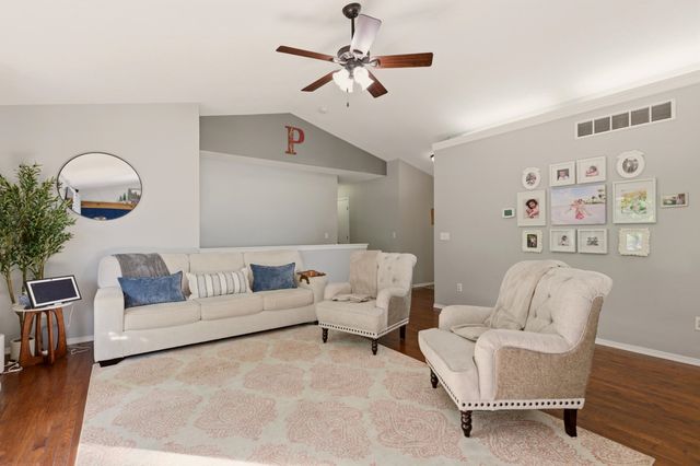 2414 N Covington Ct, Wichita, KS 67205