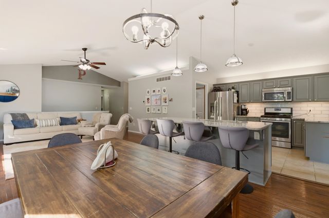 2414 N Covington Ct, Wichita, KS 67205