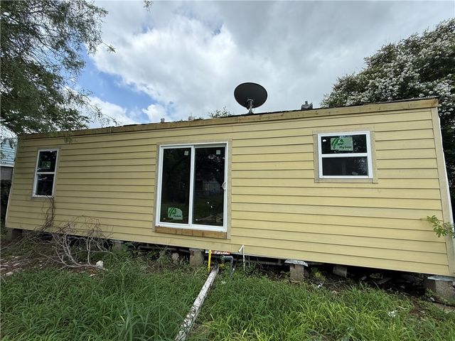 1732 Robin Dr, Corpus Christi, TX 78415