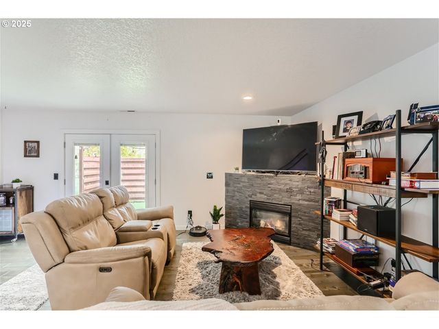 3163 Sw 199TH Ter, Beaverton, OR 97003