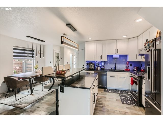 3163 Sw 199TH Ter, Beaverton, OR 97003