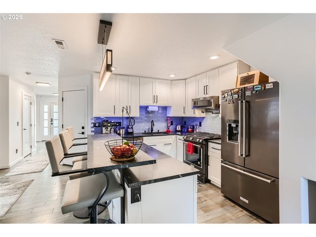 3163 Sw 199TH Ter, Beaverton, OR 97003