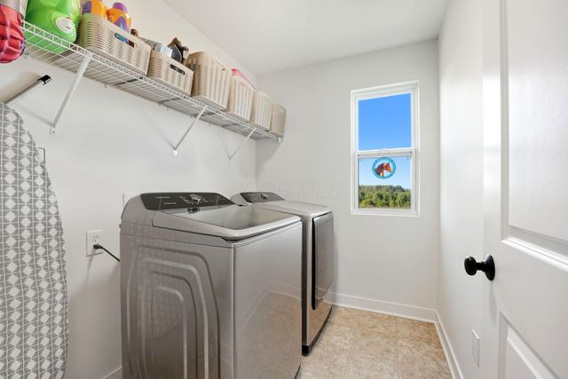 426 Bethpage Boulevard, Commercial Point, OH 43116