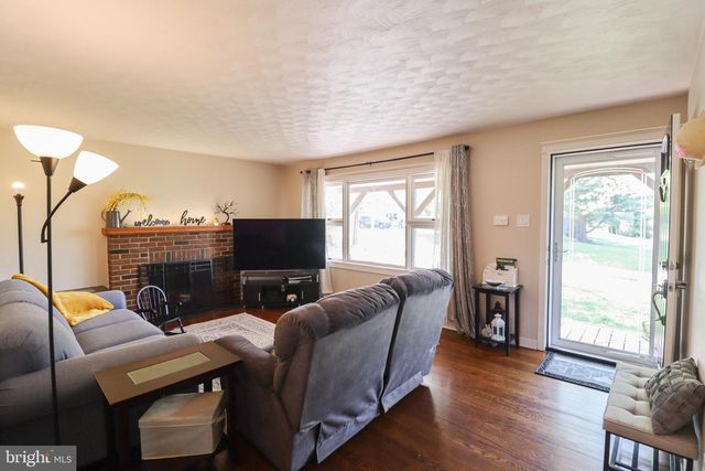 2777 ROOSEVELT AVE, York, PA 17408