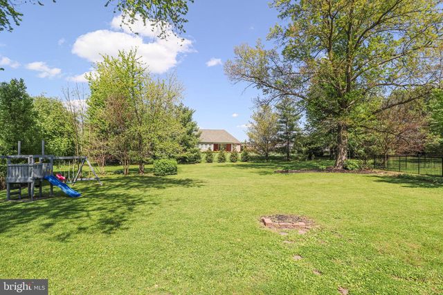 2777 ROOSEVELT AVE, York, PA 17408