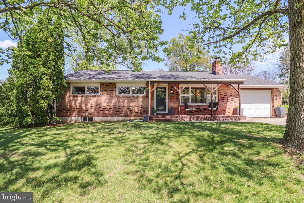 2777 ROOSEVELT AVE, York, PA 17408