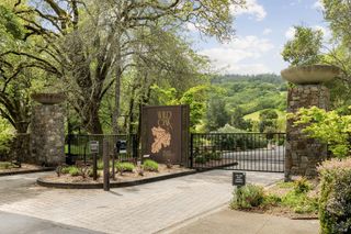 1355 White Oak Dr, Santa Rosa, CA 95409