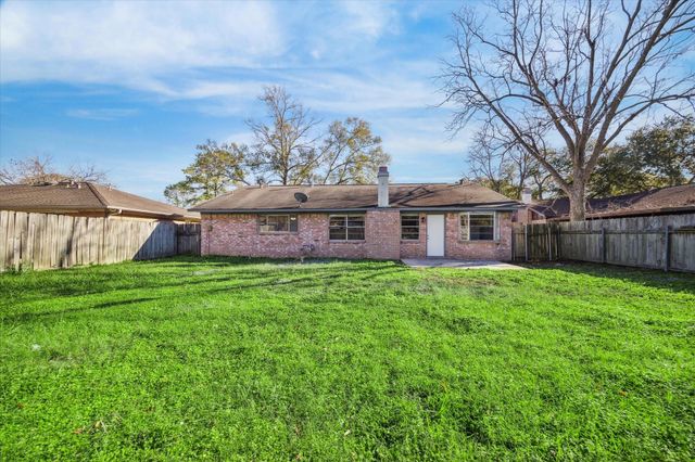 13746 Drakewood Drive, Sugar Land, TX 77498