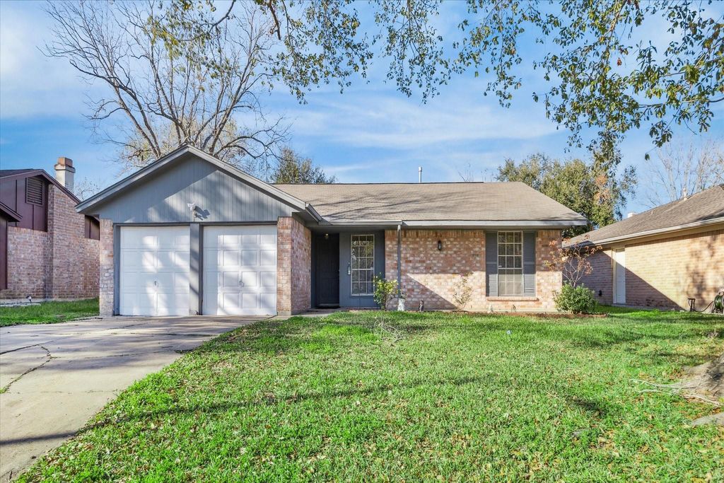 13746 Drakewood Drive, Sugar Land, TX 77498