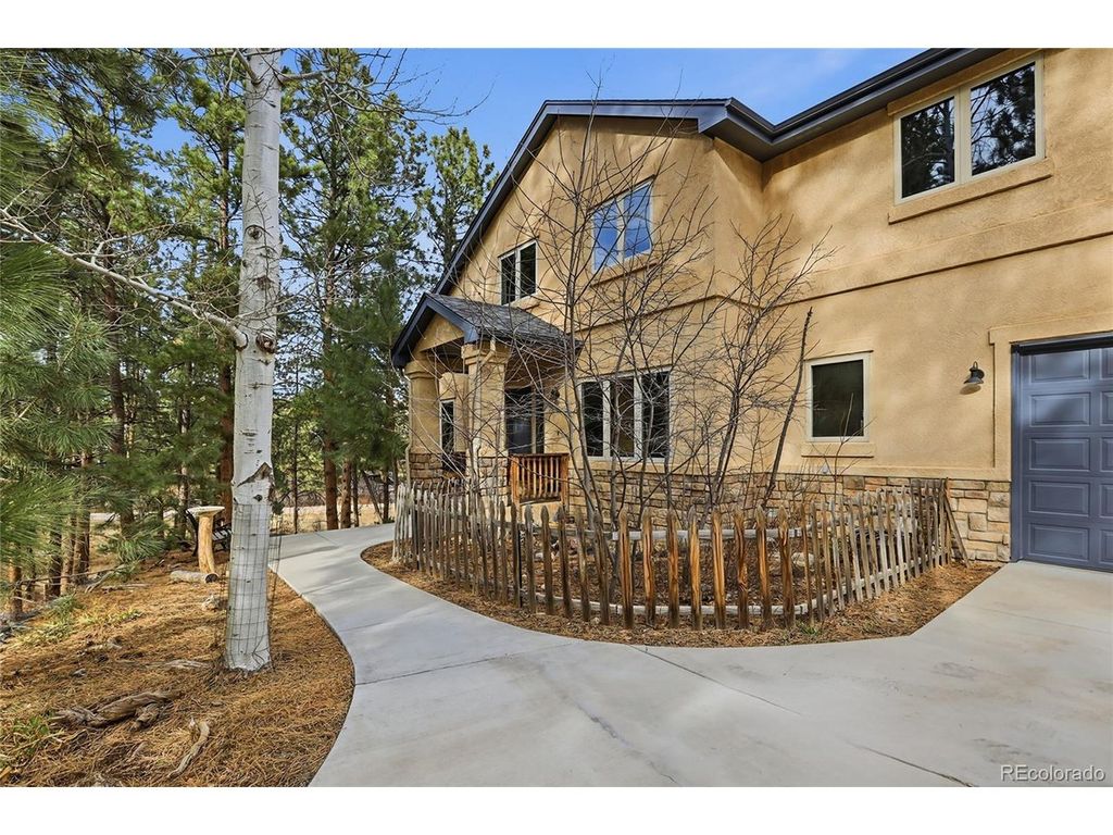 4163 Cheyenne Dr, Larkspur, CO 80118