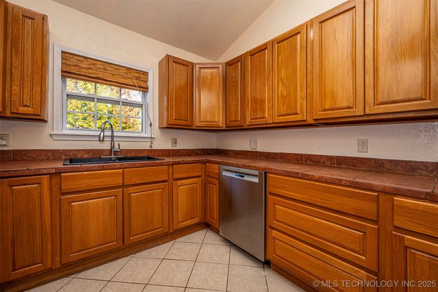 5472 S Highway 377, Kingston, OK 73439