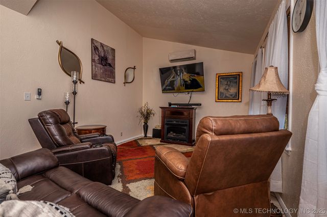 5472 S Highway 377, Kingston, OK 73439