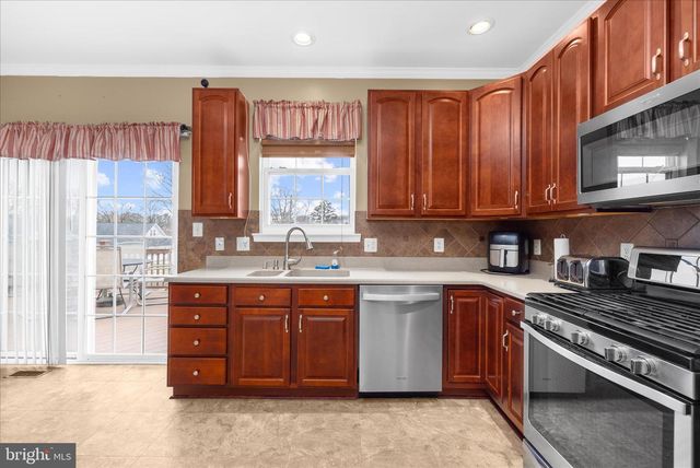 522 GROVETHORN RD, Middle River, MD 21220