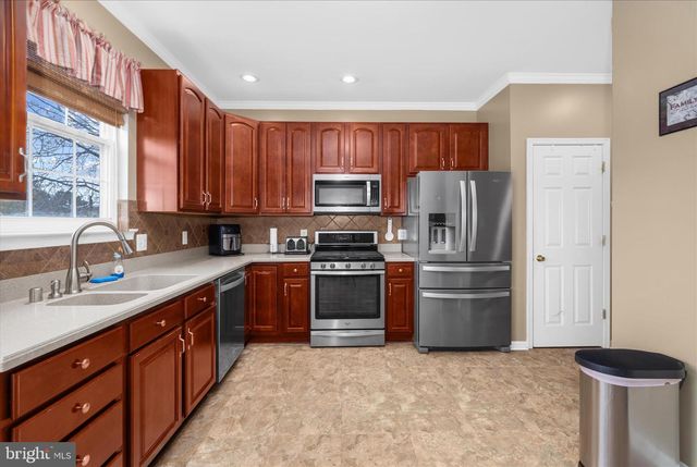 522 GROVETHORN RD, Middle River, MD 21220