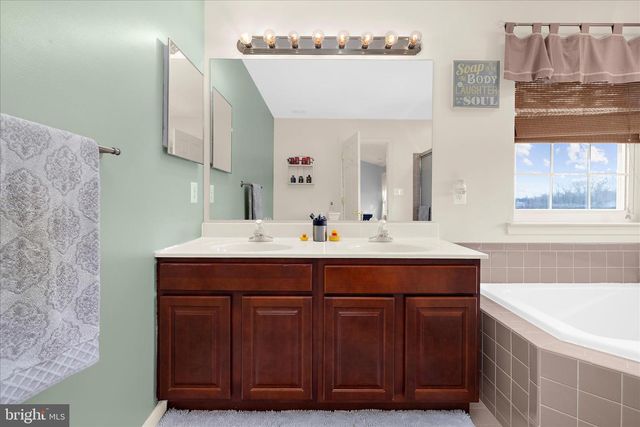 522 GROVETHORN RD, Middle River, MD 21220