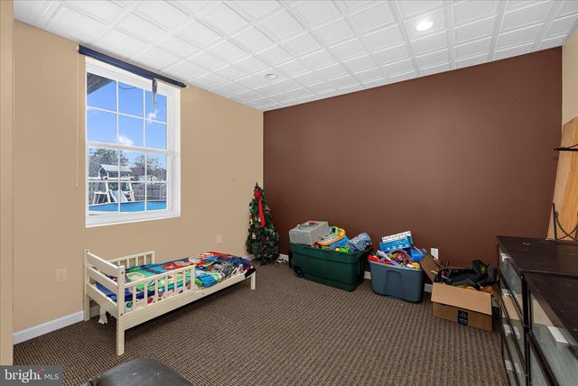 522 GROVETHORN RD, Middle River, MD 21220