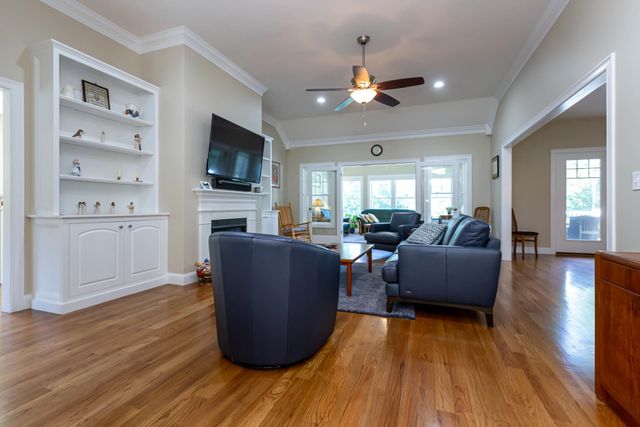 9 Windy Hollow Circle, Merrimack, NH 03054