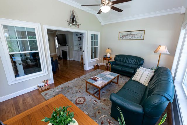 9 Windy Hollow Circle, Merrimack, NH 03054