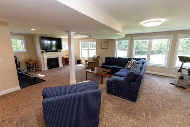 9 Windy Hollow Circle, Merrimack, NH 03054