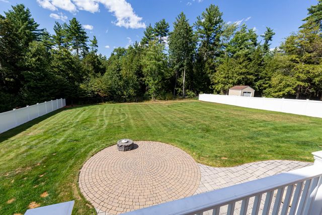9 Windy Hollow Circle, Merrimack, NH 03054