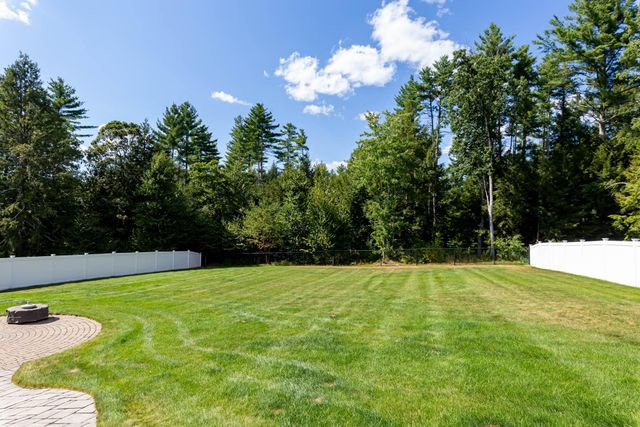 9 Windy Hollow Circle, Merrimack, NH 03054