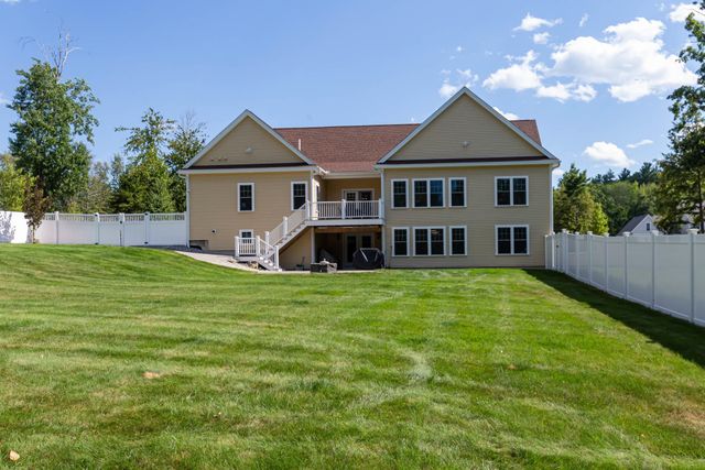 9 Windy Hollow Circle, Merrimack, NH 03054