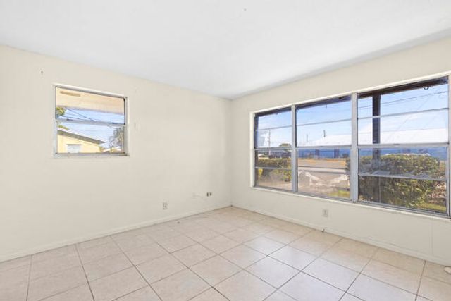 110 SW 12th Avenue, South Bay, FL 33493