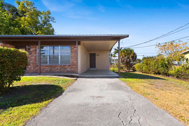 110 SW 12th Avenue, South Bay, FL 33493