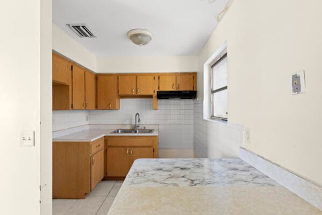 110 SW 12th Avenue, South Bay, FL 33493