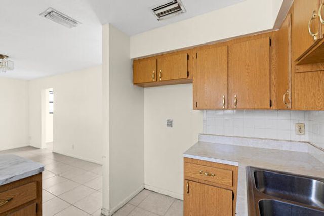 110 SW 12th Avenue, South Bay, FL 33493