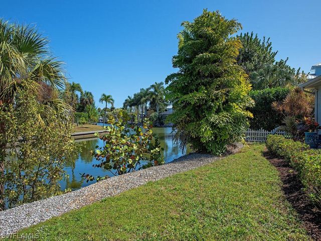 3165 Lakeview DR, Naples, FL 34112