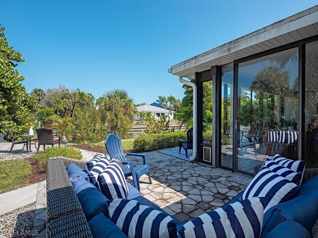 3165 Lakeview DR, Naples, FL 34112