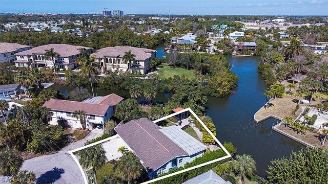 3165 Lakeview DR, Naples, FL 34112