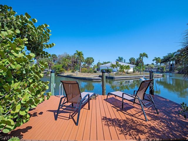 3165 Lakeview DR, Naples, FL 34112