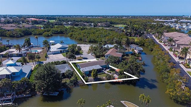 3165 Lakeview DR, Naples, FL 34112