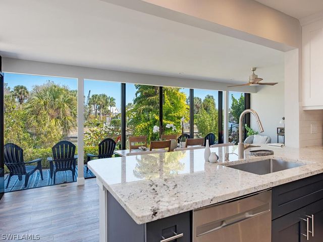 3165 Lakeview DR, Naples, FL 34112