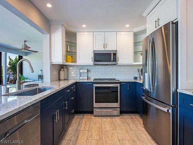 3165 Lakeview DR, Naples, FL 34112