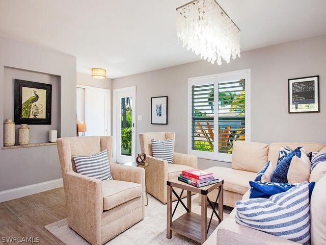 3165 Lakeview DR, Naples, FL 34112