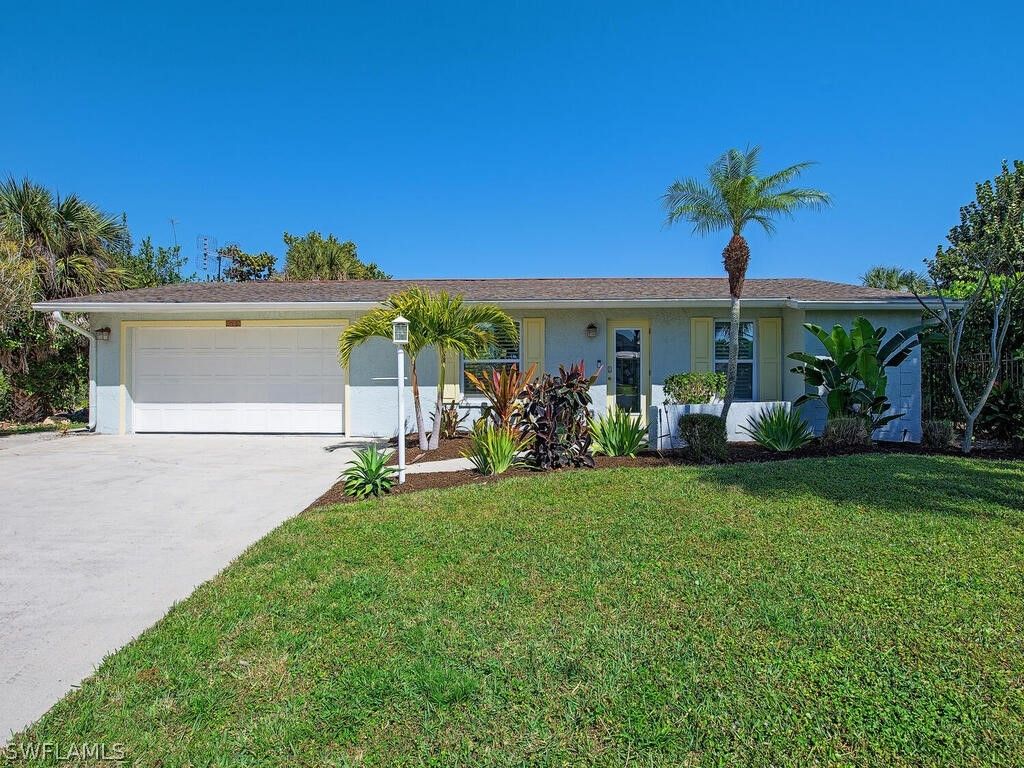 3165 Lakeview DR, Naples, FL 34112