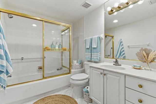 4750 DOLPHIN CAY LANE S 408, St Petersburg, FL 33711