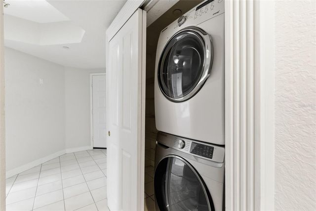 4750 DOLPHIN CAY LANE S 408, St Petersburg, FL 33711