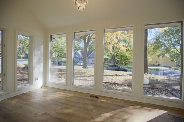 14210 W 50th Street, Shawnee, KS 66216