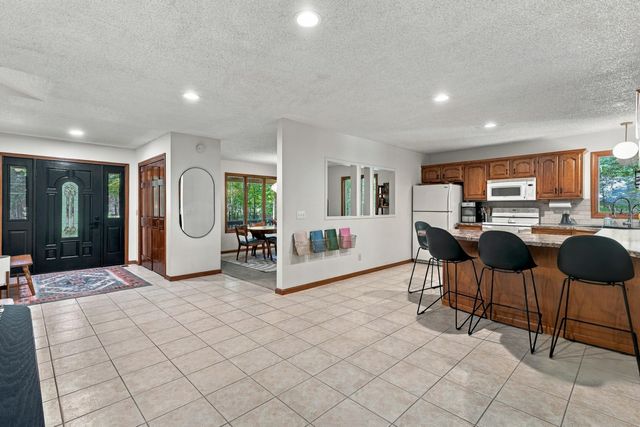 12890 Woodhaven Drive, Grand Haven, MI 49417