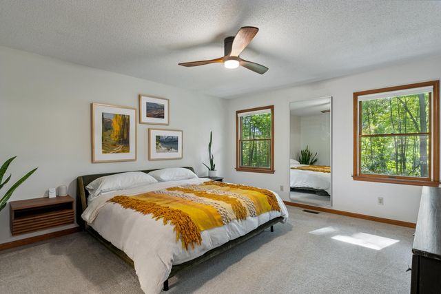 12890 Woodhaven Drive, Grand Haven, MI 49417