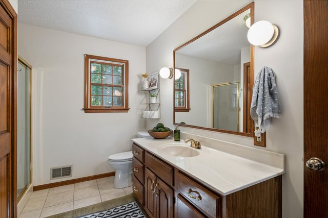 12890 Woodhaven Drive, Grand Haven, MI 49417