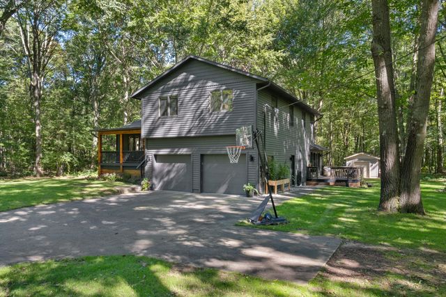 12890 Woodhaven Drive, Grand Haven, MI 49417