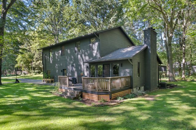 12890 Woodhaven Drive, Grand Haven, MI 49417