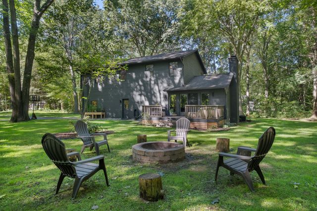 12890 Woodhaven Drive, Grand Haven, MI 49417